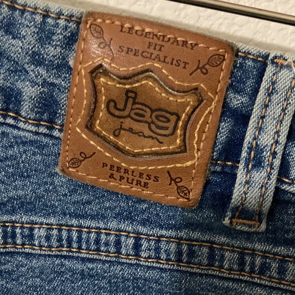 Jag jeans legendary fit specialist peerless & pure SZ 12. 97% cotton 3% spandex